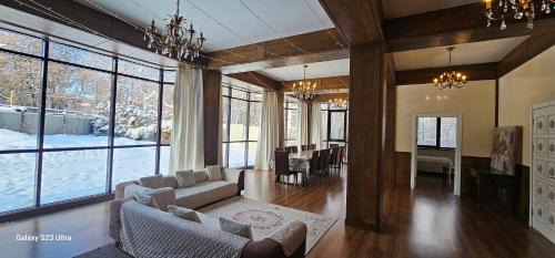 Medeu District Villa | Honey Apartments Almaty