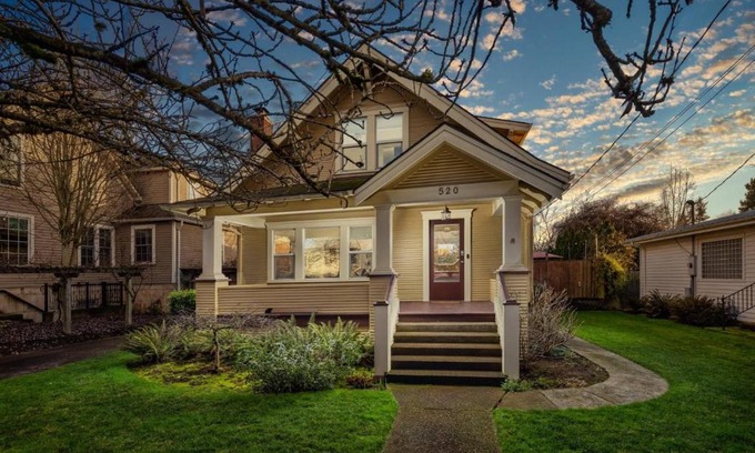 McMinnville House | Honey Bea