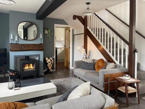 Newport House | Honey Bee Cottage