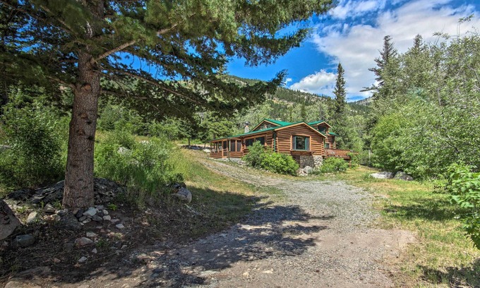 McLeod Cabin | 'Honey's Cabin' in McLeod: Fish, Hike & Views!