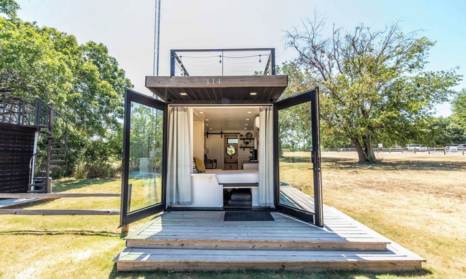 Waco House | Honeycomb Container Home | "Pickleball Court!"