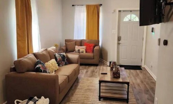 Gary House | Honeycomb Hideout w/2 bedrooms