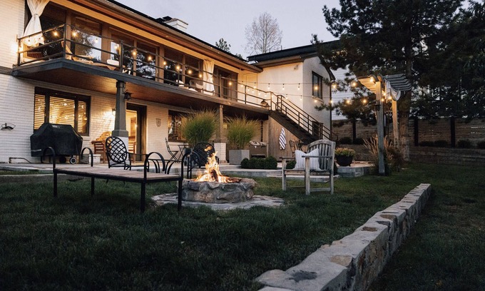 East Millcreek Apartment | Honeycut Hideaway (king bed, fireplace & Hot tub!)