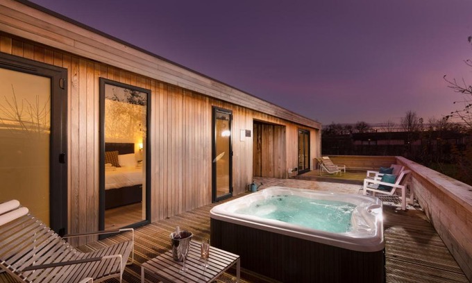 Cheddar House | Honeyhurst Lodge, Strawberryfield Park