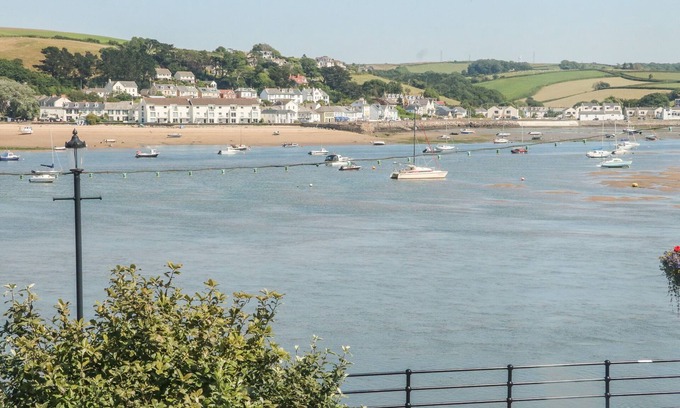 Appledore Cottage | Honeymoon Cottage