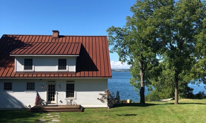 Town of Ledyard House | Honey’s Camp