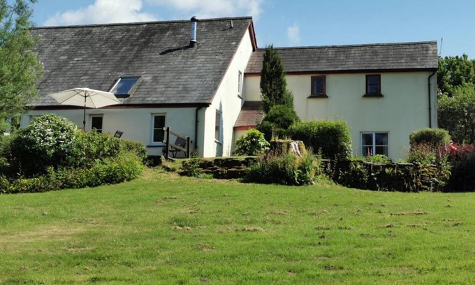 Llanfyrnach House | Honeysuckle - 2 Bedroom Cottage - Llanfyrnach