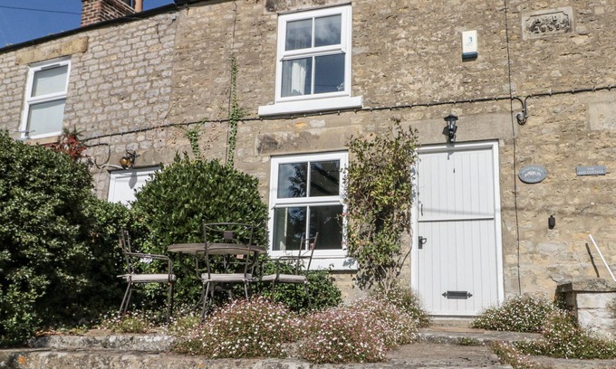 Scawton Cottage | HONEYSUCKLE COTTAGE, with open fire in Helmsley