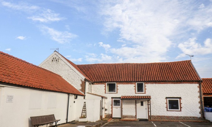 Reighton Cottage | HONEYSUCKLE, pet friendly, with hot tub in Filey
