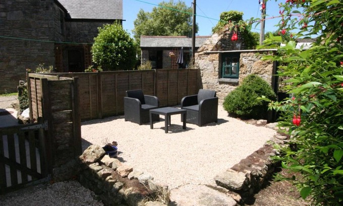 St. Buryan Cottage | Honnor Cottage, in the quiet village of St Buryan