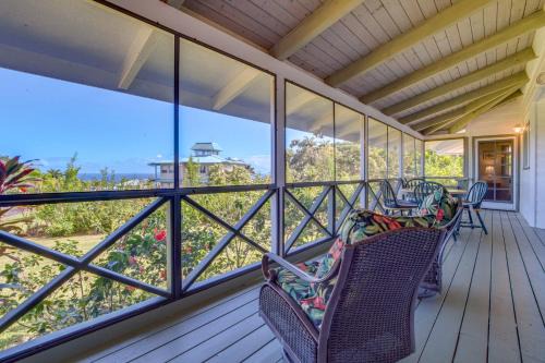Honomu House | Honomu Home with Screened Lanai and Ocean Views!