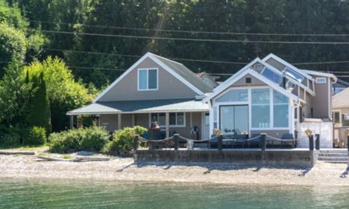 Union House | Hood Canal, WA, Waterfront Home, HotTub, Dock, Patio, Sleeps 8 (10 with Studio)