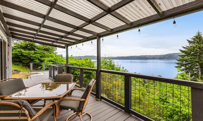 Hoodsport House | Hoodsport Hideaway