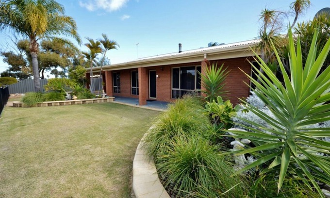 Kalbarri House | Hook, Wine and Sinker