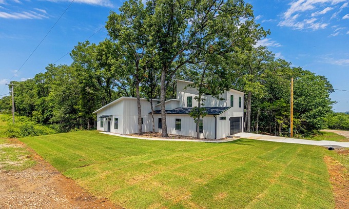Kingston House | Hookem Sooner at Lake Texoma – Lake vibes, fish, swim, pool, hike, play 24/7