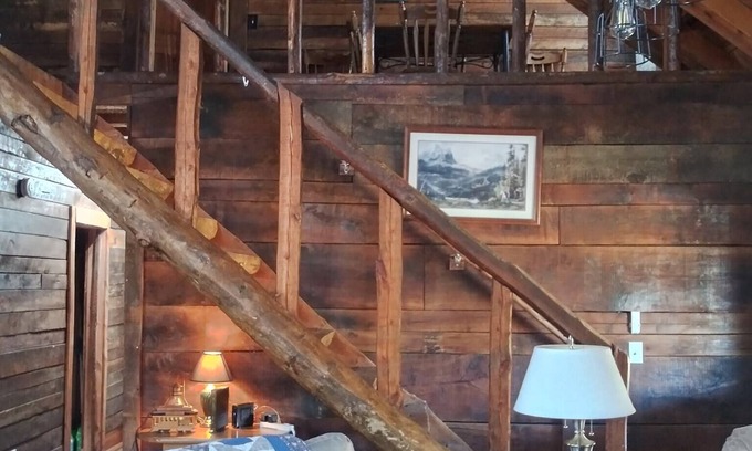 Cleveland House | Hoot Nanny's Cabin on Mossy Creek