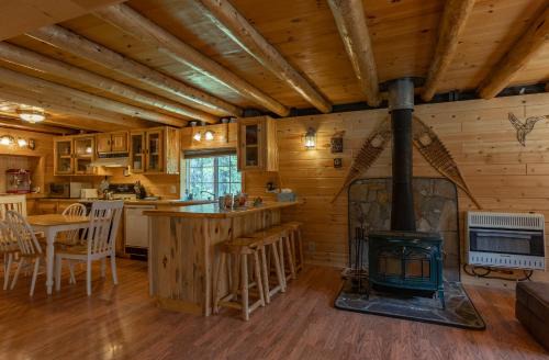 Island Park House | Hooter Hollow