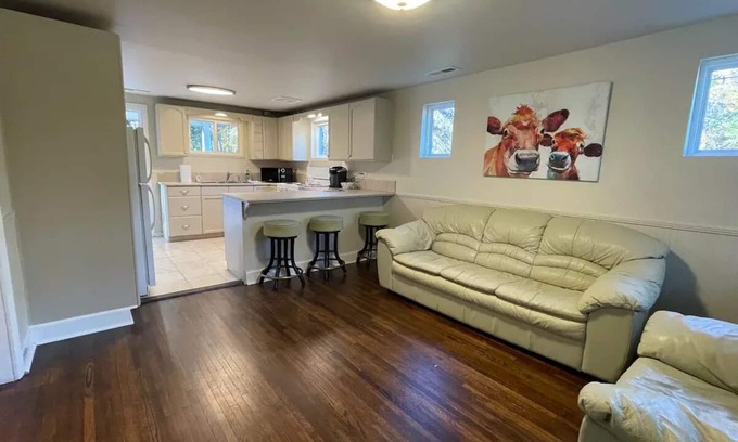Shannon House | Hoover Met, RTJ Golf, UAB. Close to BHM Essentials