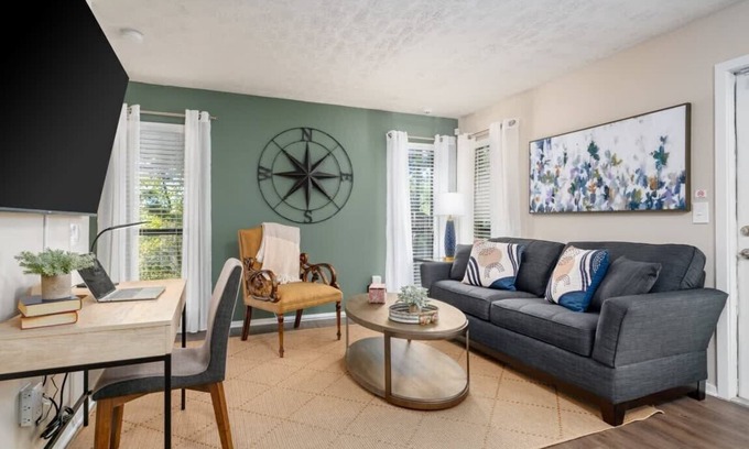 Hoover Apartment | Hoover Oasis: 2BR Apartment with Pool & Gym