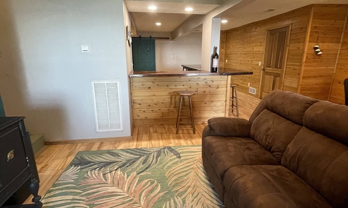 Bear Lake House | Hopkins Park Lake Side Inn