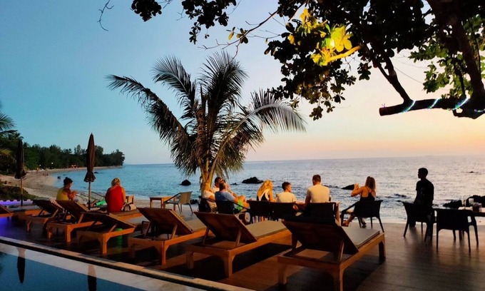 Nuea Khlong Hotel | Horizon Beach Resort Koh Jum