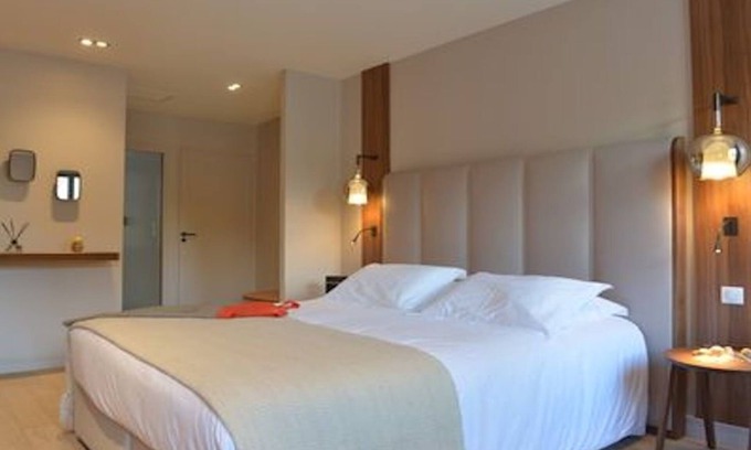 Les Mesneux House | HORIZON Deluxe Room