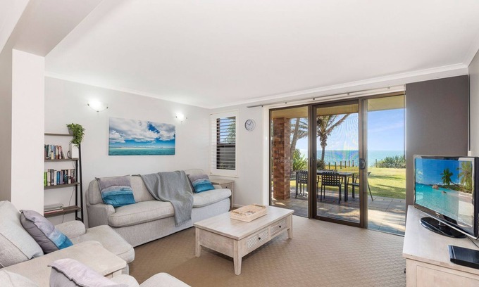 Bargara Apartment | Horizons 1 Direct Ocean access