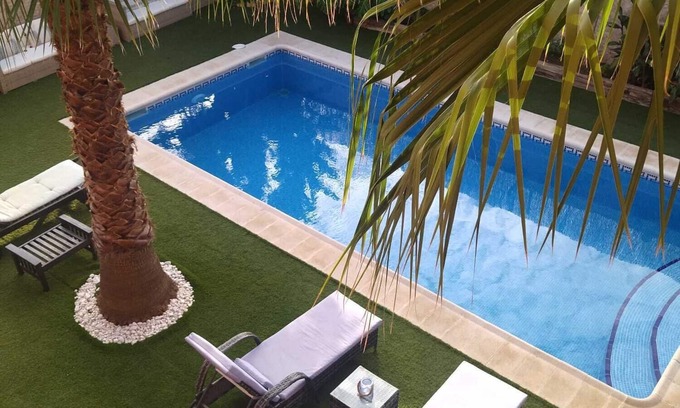 Hornachuelos Ski Chalet | HORNACHUELOS.HOUSE WITH POOL LOS CLAVELES.IDEAL FOR FAMILY AND FRIENDS.