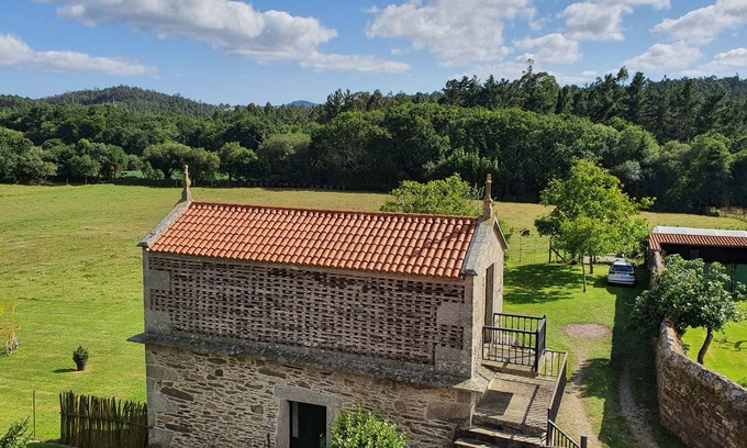 Coristanco House | Horreo Lar San Adrián Typical Galician lodging, for a couple