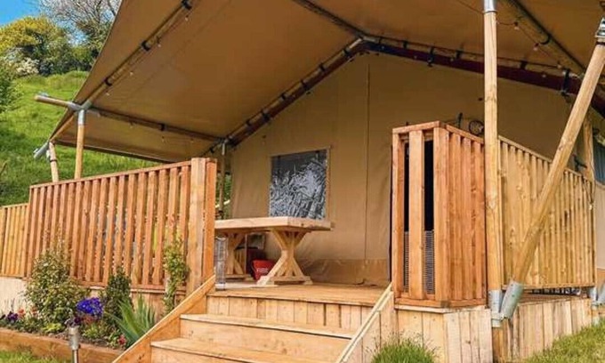 Castle Cary Cabin | Horscombe Lodge Max 4 People