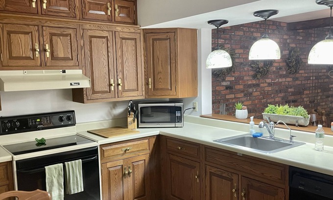 Clifton Park House | Horse Inn Around Saratoga: Town Home. 🐾Pet Friendly. Mins to I-87.