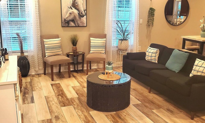Comfort House | Horse Ranch Getaway