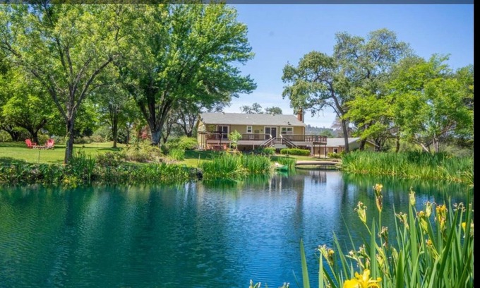 Smartville Other | Horse riding, Ponds, Hot Tub, Canoeing, Farm stay