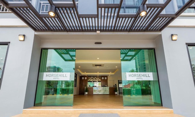 Tha Thaewawong Hotel | Horsehill Hotel Sriracha