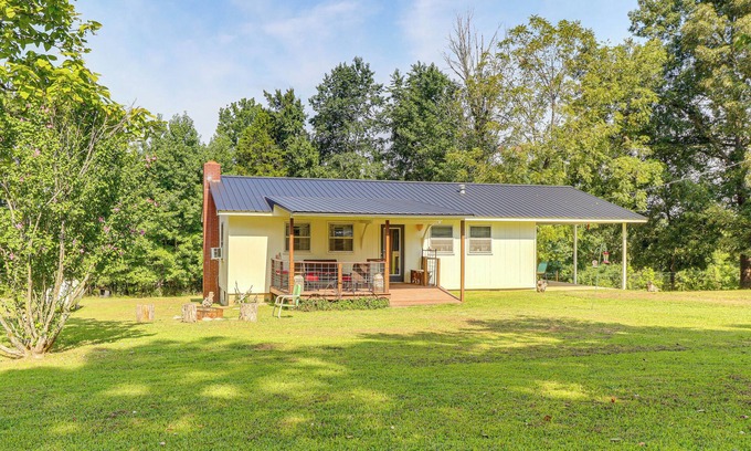 Marble Falls House | Horses Welcome: Marble Falls Home w/Grill!