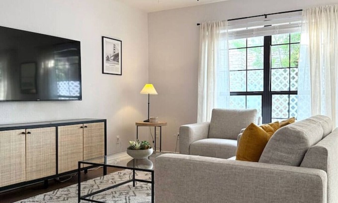 Horseshoe Bay Apartment | Horseshoe Bay Getaway