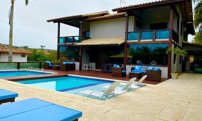 Village da Ferradura House | Horseshoe Mansion