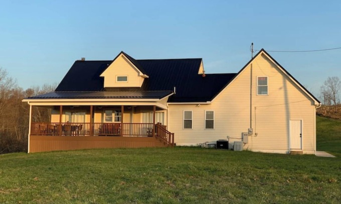 Ireland House | Horseshoe Ridge Farms at Braxton County, WV