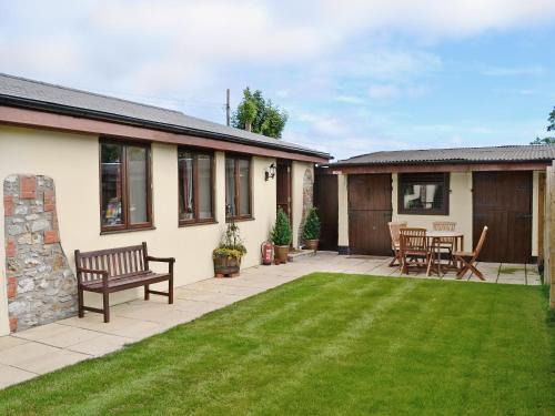 West Buckland House | Horseshoes - E5369