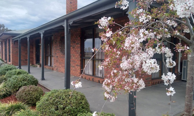 Horsham House | Horsham Central 'The Homestead' Country Style Accommodation
