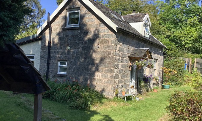 Strontian Cottage | HORSLEY COTTAGE, pet friendly, character holiday cottage in Strontian