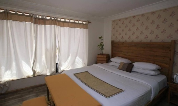 Leh Bed & Breakfast | Horzay stays - Double Room with Mountain View - 10