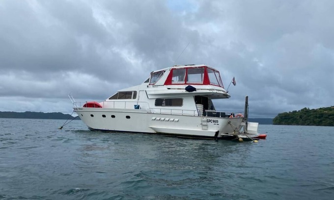 Panama Beach Boat Rental | Hospedaje en Yate privado golfo de papagayo