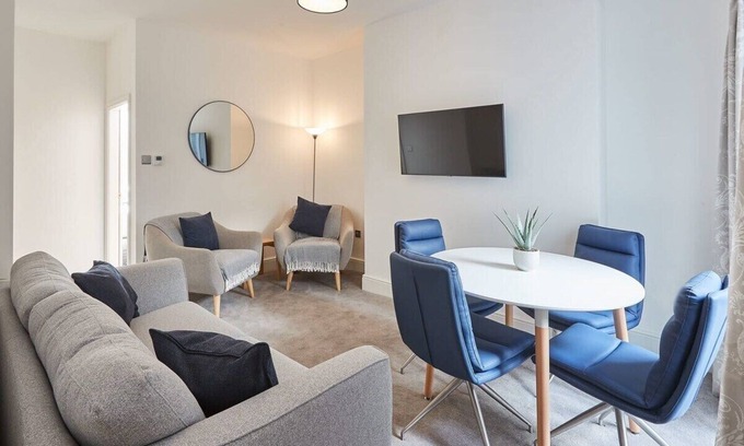 Bont Newydd Apartment | Host & Stay | Apartment 1, High Street
