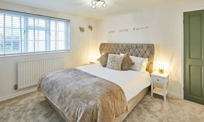 Yarm House | Host & Stay | Bentley Wynd