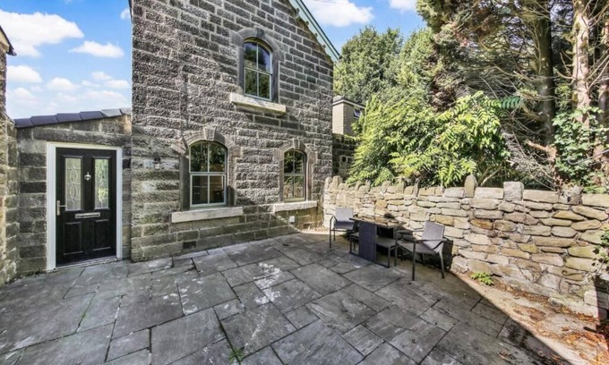 Holestone Moor House | Host & Stay | Charnwood Cottage