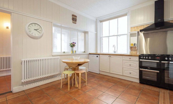 Carlisle House | Host & Stay | Chatsworth Townhouse II