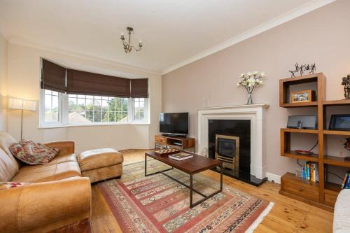 Woodingdean House | Host & Stay - Downs Valley House