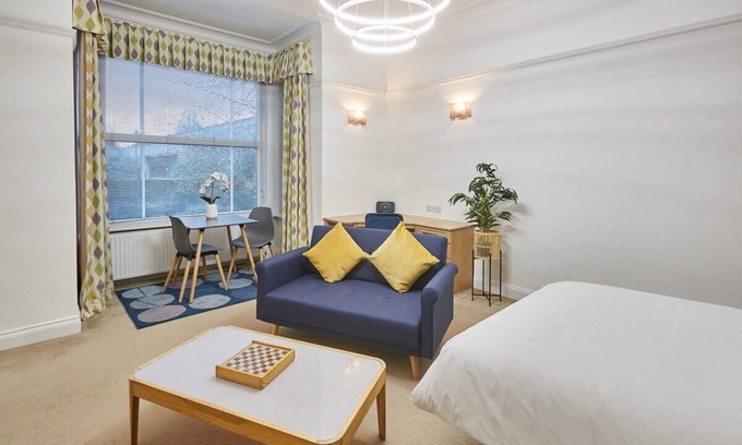 Staines Apartment | Host & Stay | Thamesview