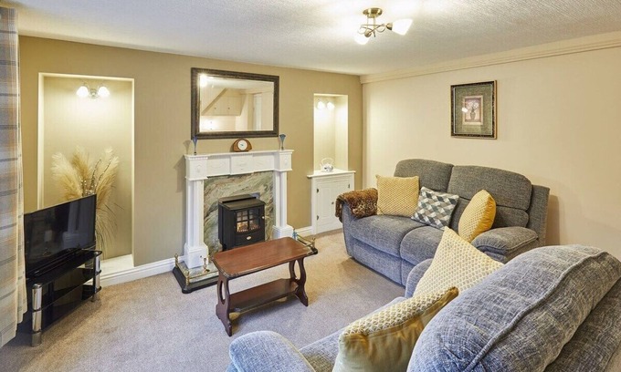 Grosmont House | Host & Stay | Lavender Cottage